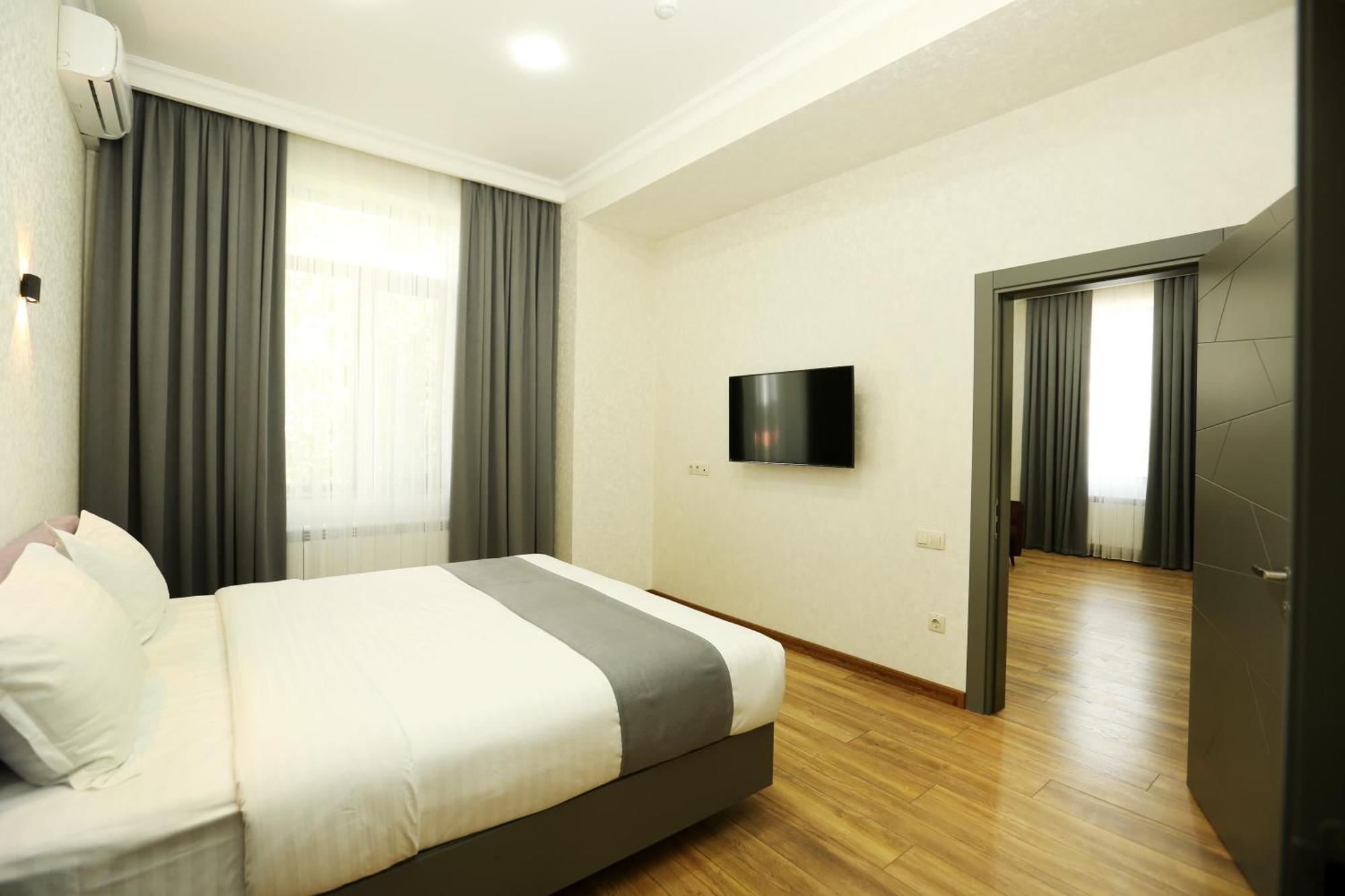 Parklane Hotel Tashkent Exterior foto